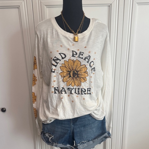 Torrid White Sunflower Graphic along Sleeve Tee - Picture 1 of 3
